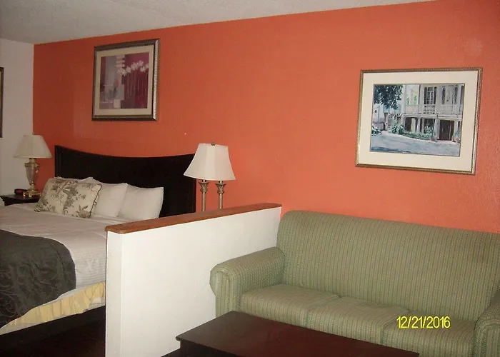 Hotel Charleston Grand North Charleston